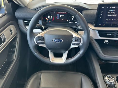 Used 2025 Ford Explorer Active w/ Active Comfort Package RWD image 13