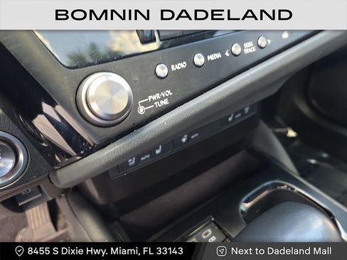 Used 2024 Lexus ES 350 w/ Premium Package image 24