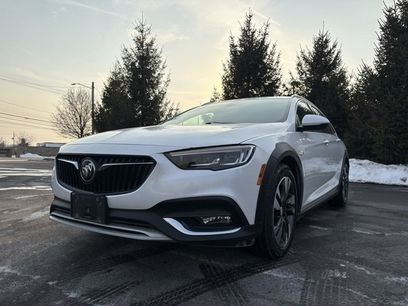 Used 2019 Buick Regal Essence w/ Driver Confidence Package I