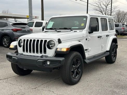 Used 2020 Jeep Wrangler Unlimited Sahara image 3