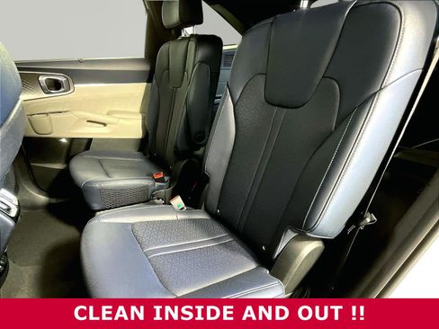 Certified 2023 Kia Sorento SX Prestige w/ Panoramic Sunroof Package AWD/4WD image 19