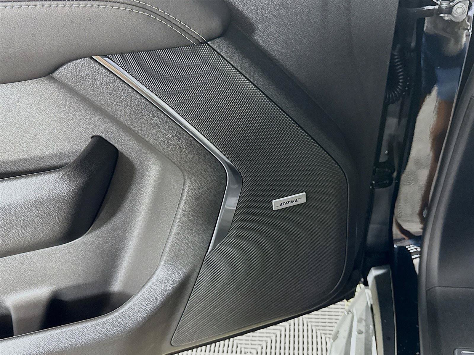 New 2026 GMC Yukon XL Elevation w/ LPO, Floor Liner Package AWD/4WD image 13