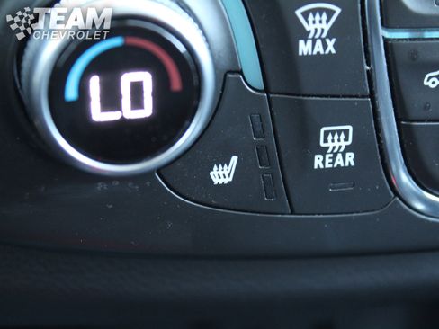 Used 2021 Chevrolet Traverse LT AWD/4WD image 16
