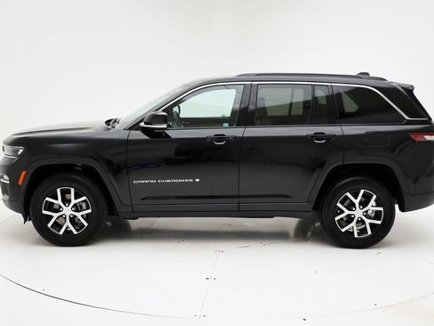 Used 2025 Jeep Grand Cherokee Limited AWD/4WD image 5