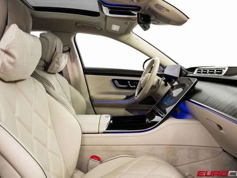 Used 2023 Mercedes-Benz Maybach S 680 4MATIC image 32
