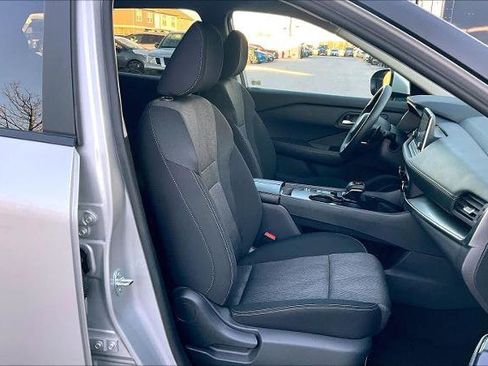 Certified 2024 Nissan Rogue SV image 8