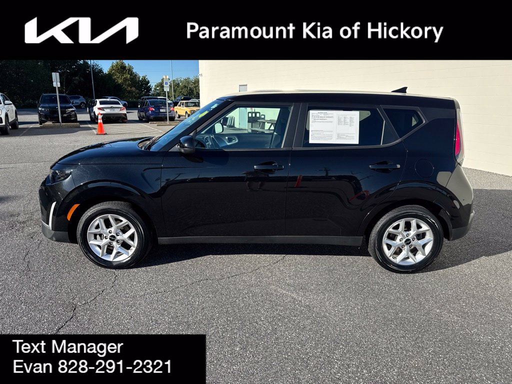 Used 2025 Kia Soul LX w/ LX Technology Package FWD image 4