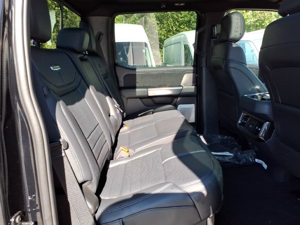 New 2026 Ford F250 Platinum w/ FX4 Off-Road Package AWD/4WD image 16