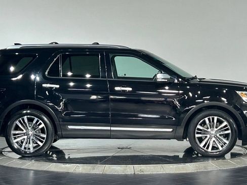 Used 2017 Ford Explorer Platinum AWD/4WD image 11
