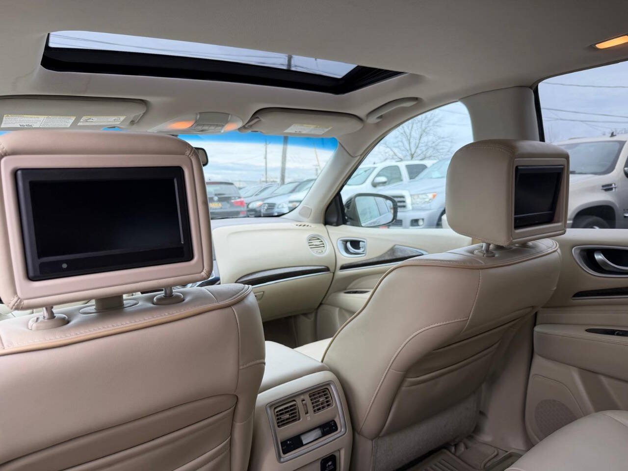Used 2013 INFINITI JX35 AWD w/ Premium Pkg image 15