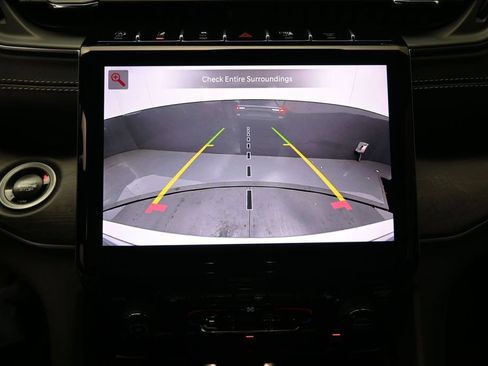 Used 2025 Jeep Grand Cherokee Limited w/ Black Appearance Package RWD image 32