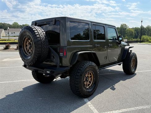 Used 2015 Jeep Wrangler Unlimited Rubicon w/ Dual Top Group AWD/4WD image 5