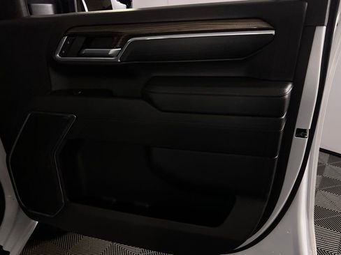 Used 2024 Chevrolet Silverado 3500 LT image 35