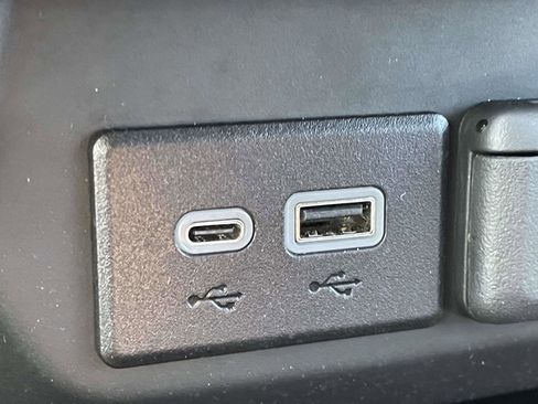 Used 2024 Chevrolet Silverado 2500 Custom w/ Custom Value Package image 6