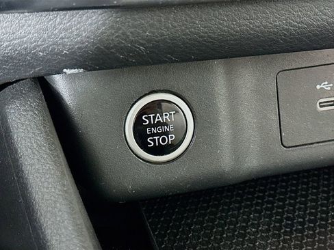 Certified 2021 Nissan Rogue SV image 19