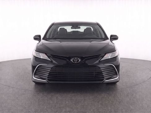 Used 2023 Toyota Camry LE FWD image 5