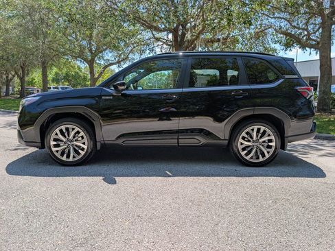 Used 2025 Subaru Forester Touring image 5