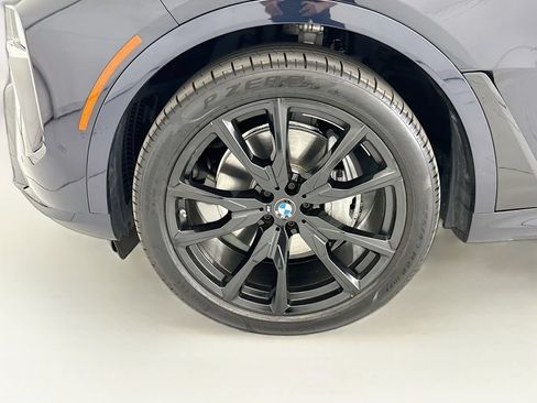 Used 2024 BMW X7 xDrive40i w/ M Sport Package AWD/4WD image 29
