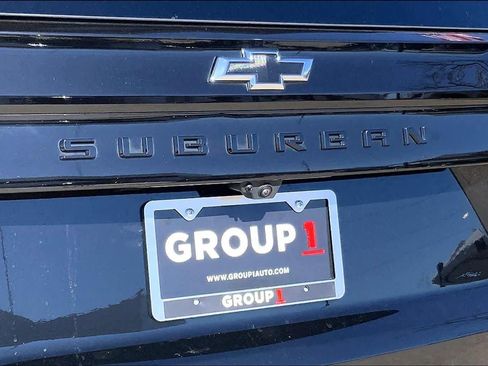 Certified 2025 Chevrolet Suburban Z71 image 10