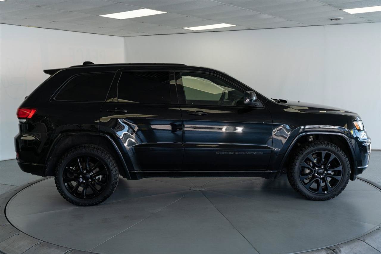 Used 2020 Jeep Grand Cherokee Altitude AWD/4WD image 4