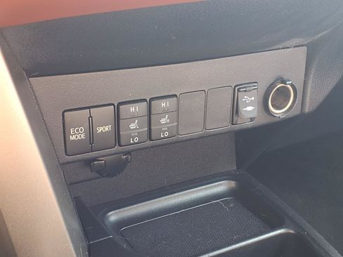 Used 2013 Toyota RAV4 Limited AWD/4WD image 10