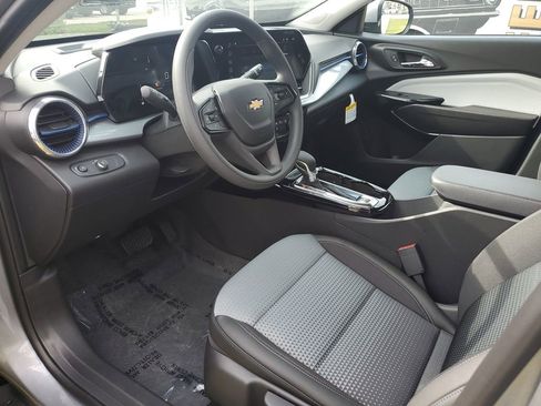 New 2026 Chevrolet Trax LT image 18