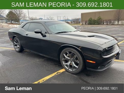 Used 2018 Dodge Challenger SXT Plus image 3