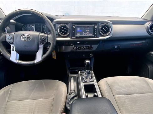 Used 2016 Toyota Tacoma SR5 RWD image 9