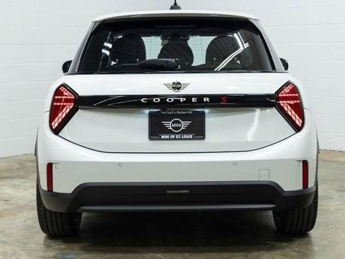 Certified 2025 MINI Cooper S image 10
