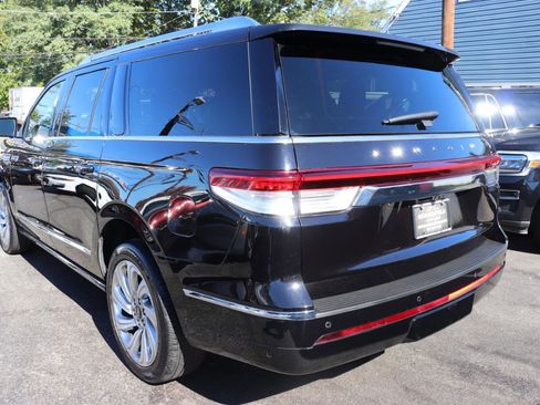 Used 2024 Lincoln Navigator L 4WD image 3