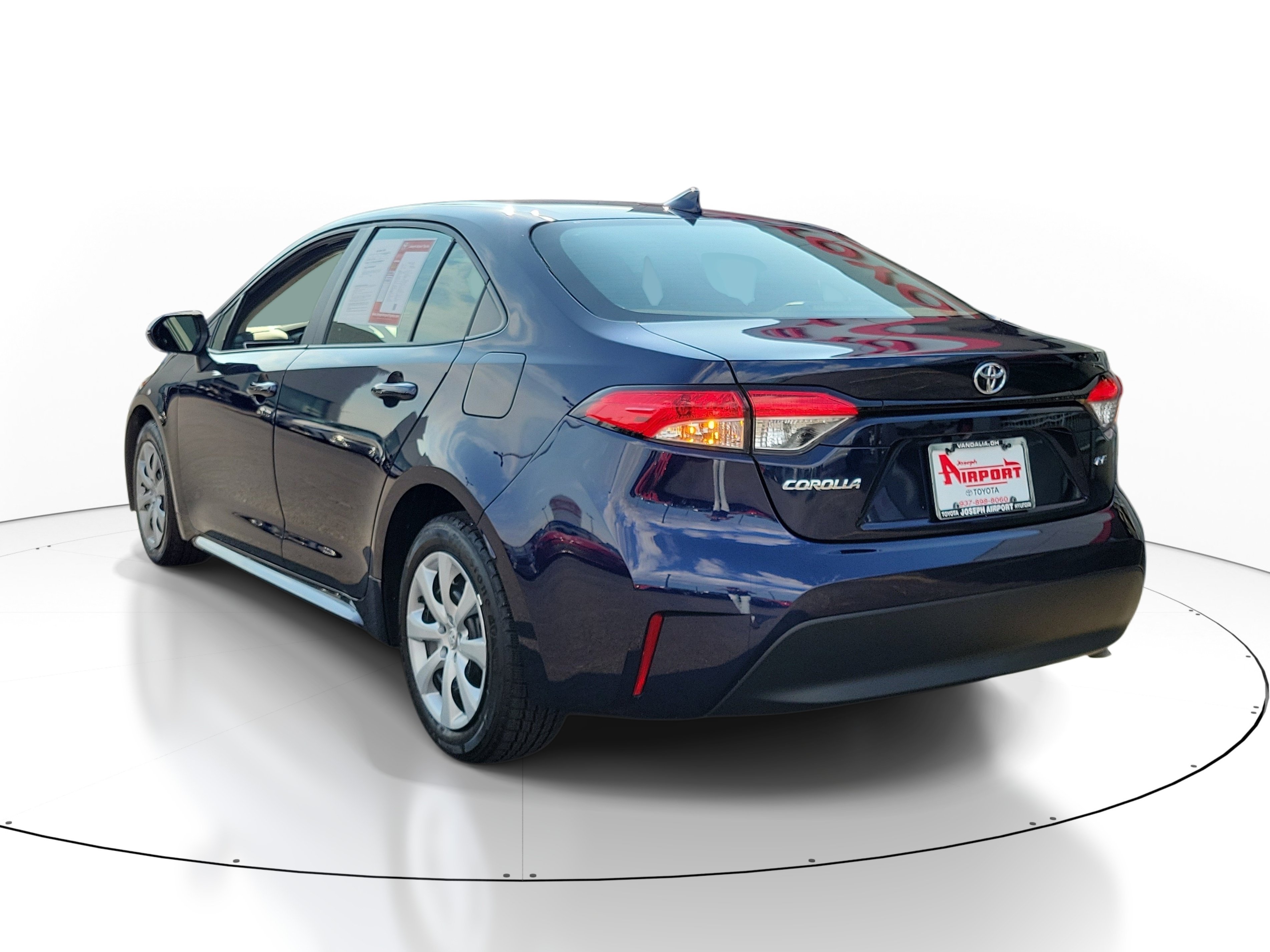 Used 2024 Toyota Corolla LE FWD image 3