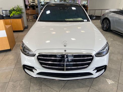 Used 2025 Mercedes-Benz S 580 4MATIC Sedan image 2