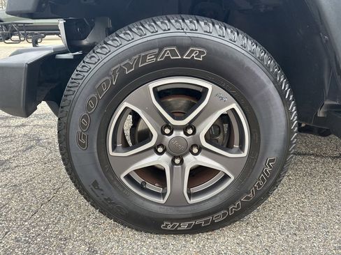 Used 2017 Jeep Wrangler Unlimited Sport w/ Quick Order Package 24S image 30