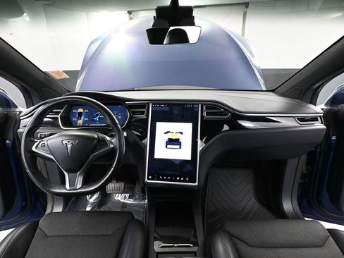 Used 2018 Tesla Model X 100D image 23