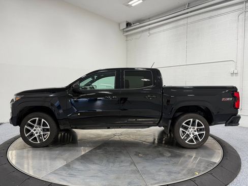 Used 2023 Chevrolet Colorado Z71 w/ Z71 Convenience Package 2 image 4
