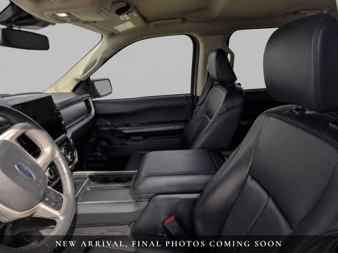 Used 2024 Ford Expedition XLT RWD image 6