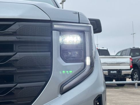 Used 2024 GMC Sierra 1500 Elevation image 11