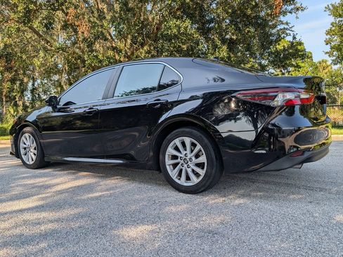 Used 2021 Toyota Camry LE FWD image 5