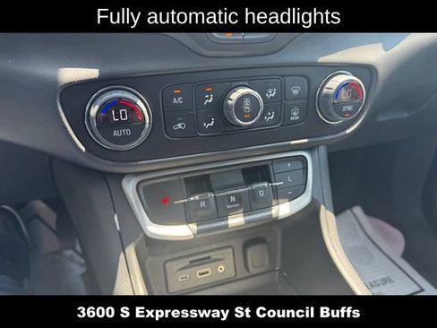 Used 2023 GMC Terrain SLT AWD/4WD image 26