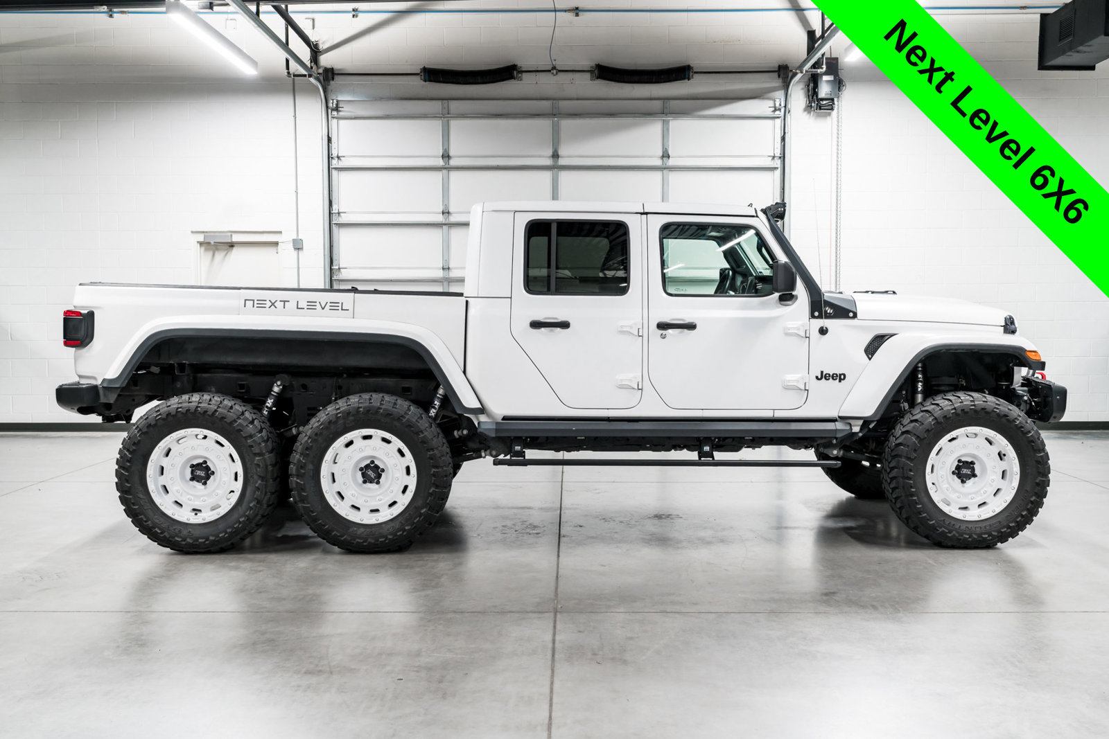 Used 2021 Jeep Gladiator Sport AWD/4WD image 2