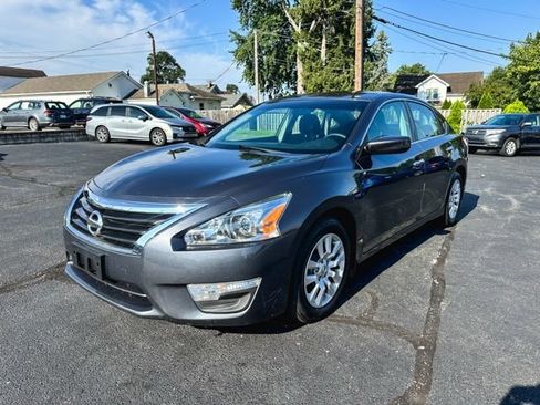 Used 2013 Nissan Altima 2.5 S FWD image 3