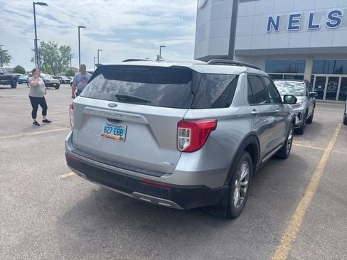 Used 2020 Ford Explorer XLT w/ Equipment Group 202A AWD/4WD image 7