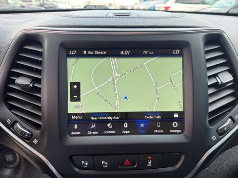 Used 2023 Jeep Cherokee Altitude Lux AWD/4WD image 19