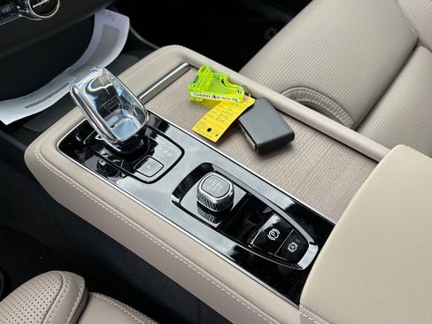 New 2026 Volvo XC90 B6 Ultra w/ Protection Package Premier image 13