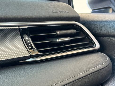 Used 2022 Toyota Camry SE FWD image 29