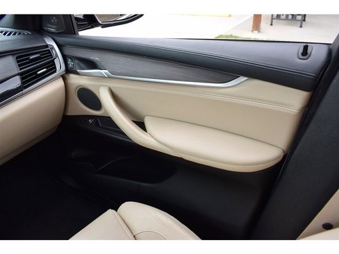 Used 2017 BMW X5 xDrive40e image 22