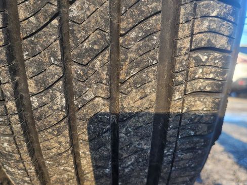 Used 2018 Dodge Grand Caravan SE w/ UConnect Hands-Free Group image 37