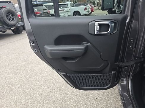 New 2026 Jeep Gladiator Sport image 15