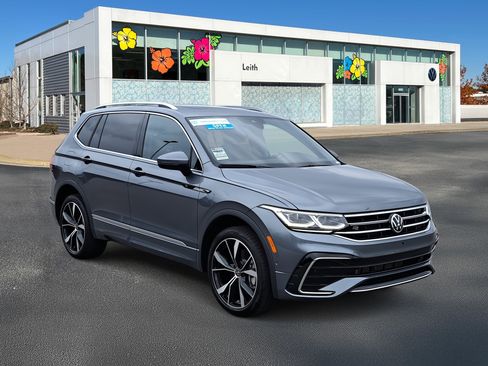 Certified 2024 Volkswagen Tiguan SEL R-Line image 1