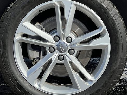 Used 2019 Audi Q3 2.0T Premium w/ Convenience Package image 14